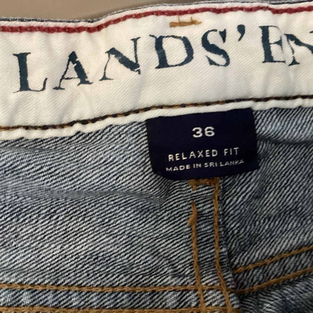 Lands End Men’s Distressed Denim Jeans.  Size 36 Inseam 28.5. - Picture 3 of 6